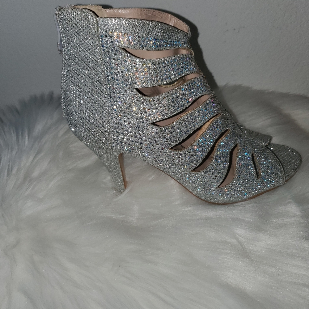 Shoes - Picture 3 of 3